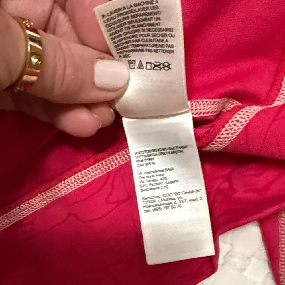 The North Face Women's Vibrant Pink Vapor Wick Zip-up Jacket - Picture 11 of 12